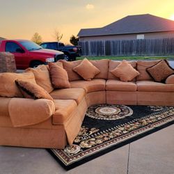 Henredon Vintage Down Filled Luxury 3 Piece Sectional