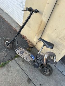 Motorized scooter