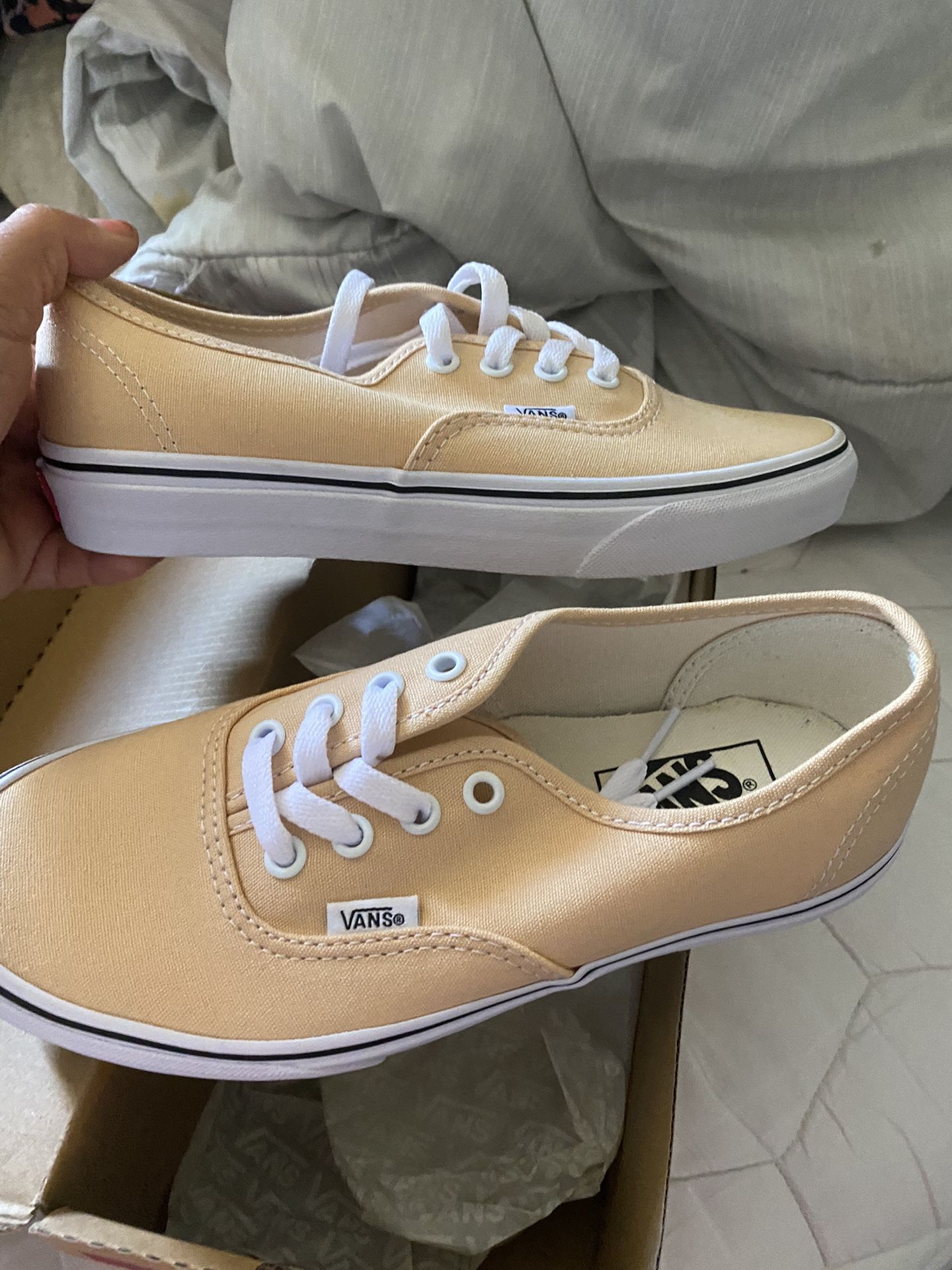 New Vans Womens 7
