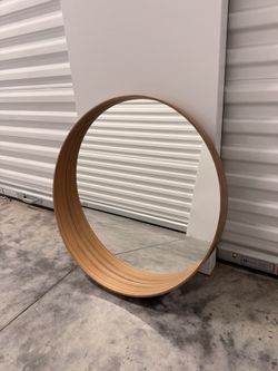 Like new Mirror Walnut Veneer 31 1/2”