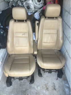 Ranch rover car seats