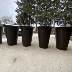 Very  Beautiful gorgeous 4 Pots Plastic 22 inch tall