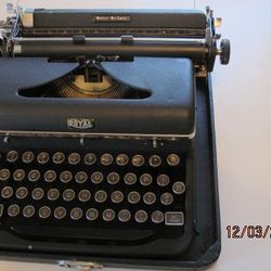Typewriter Royal Quiet Deluxe ,Serviced