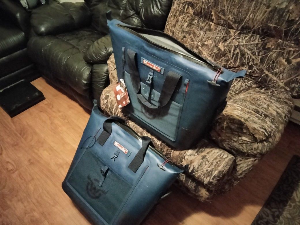 Moosejaw Extreme Insulated Bags. Like New One Has Tags