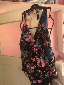 New Woman Bathing Side 1x Wide