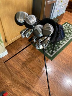 VERY NICE MENS RH STIFF COMPLETE GOLF SET
