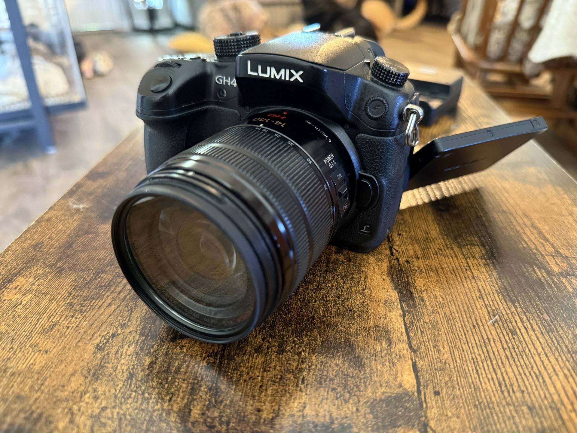 Panasonic LUMIX GH4 w/ 14-40mm Kit Lens