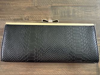 I.N.C International Concepts Clutch