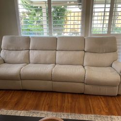 Dual Power Recliner!
