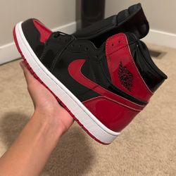 Size 9 Jordan 1 retro high OG patent(bred)