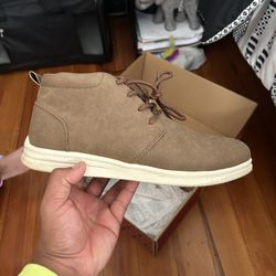 casual shoes 40$ size 9 