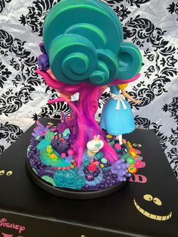 Disneyland Paris exclusive - Alice in Wonderland - Collectible figure