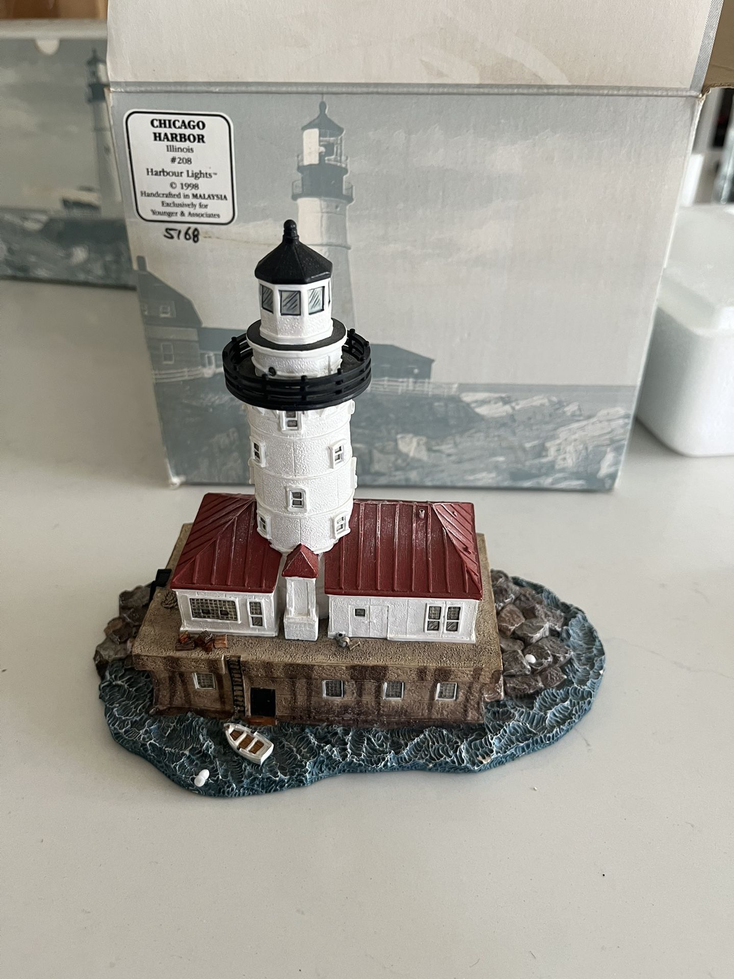 Harbour Lights – Chicago Harbor Lighthouse #208 • 1998 Release • With Original Box No COA