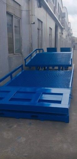 Heavy Duty Steel Loading Ramp – Truck Dock Ramp for Warehouse Use
