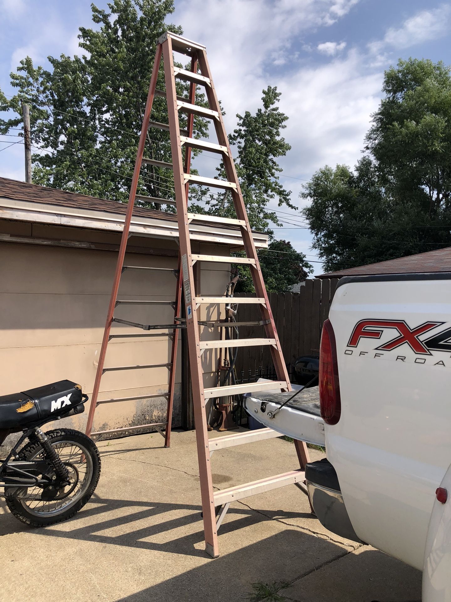 12” Werner Fiberglass Type IA. 300lbs Step Ladder