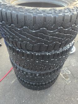 GOODYEAR 285 65 18 (TIRE SET)
