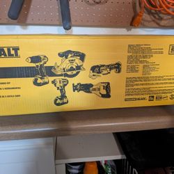 DEWALT 20V MAX 5-Tool Power Tool Combo Kit