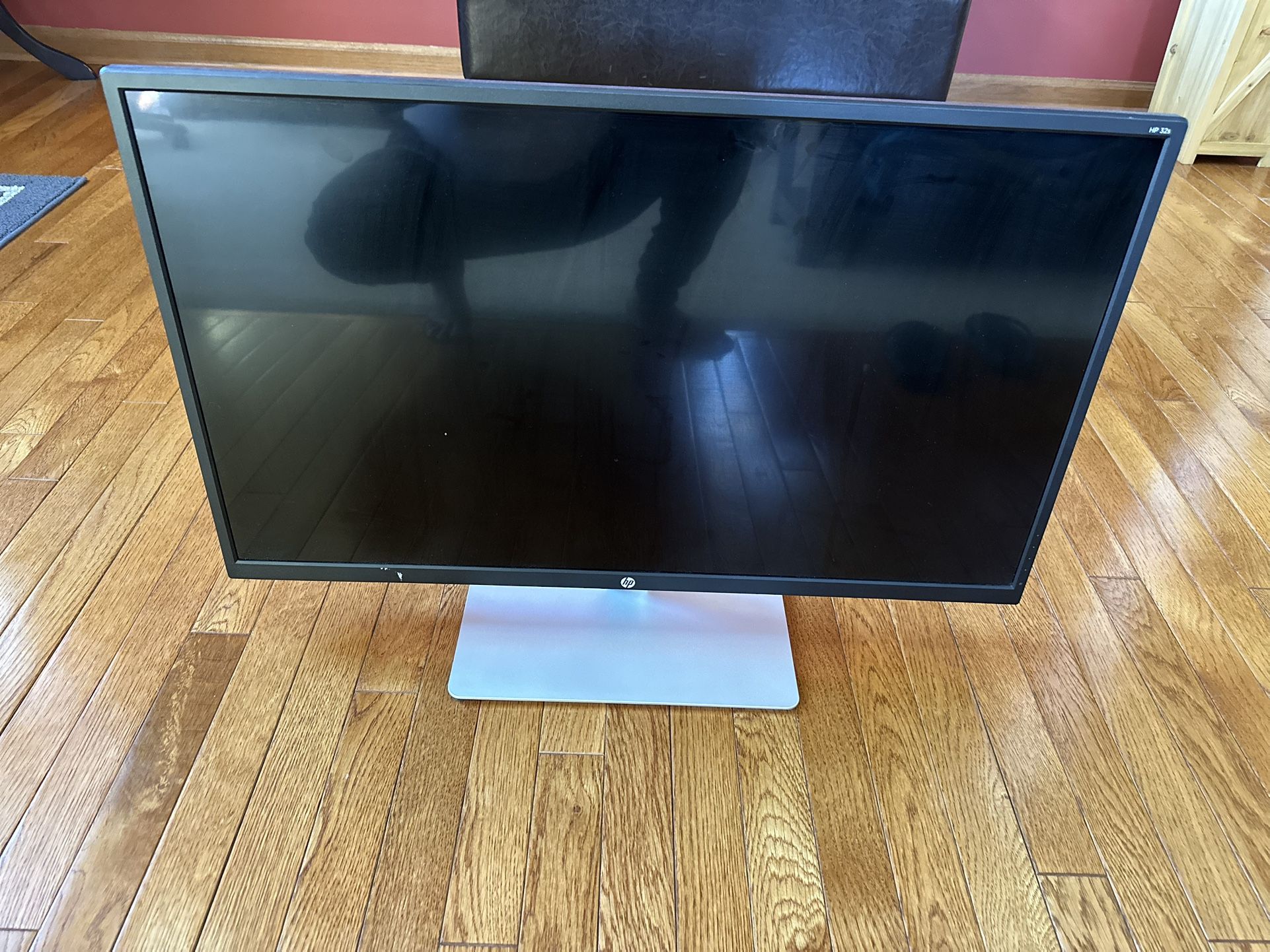 Computer Monitor- 32” HP
