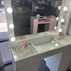 Vanity Special Price 🎄