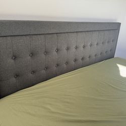 Zinus Dachelle Upholstered Button Tufted Premium Platform Bed / Strong Wood Slat Support / Dark Grey, King