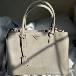 Prada Gardener's Tote Saffiano Leather Medium Neutral, Gray