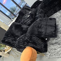 ✨️ Sectionals, 2pc Sofas ✨️ Furniture Queen Bedrooms, Dining Avail