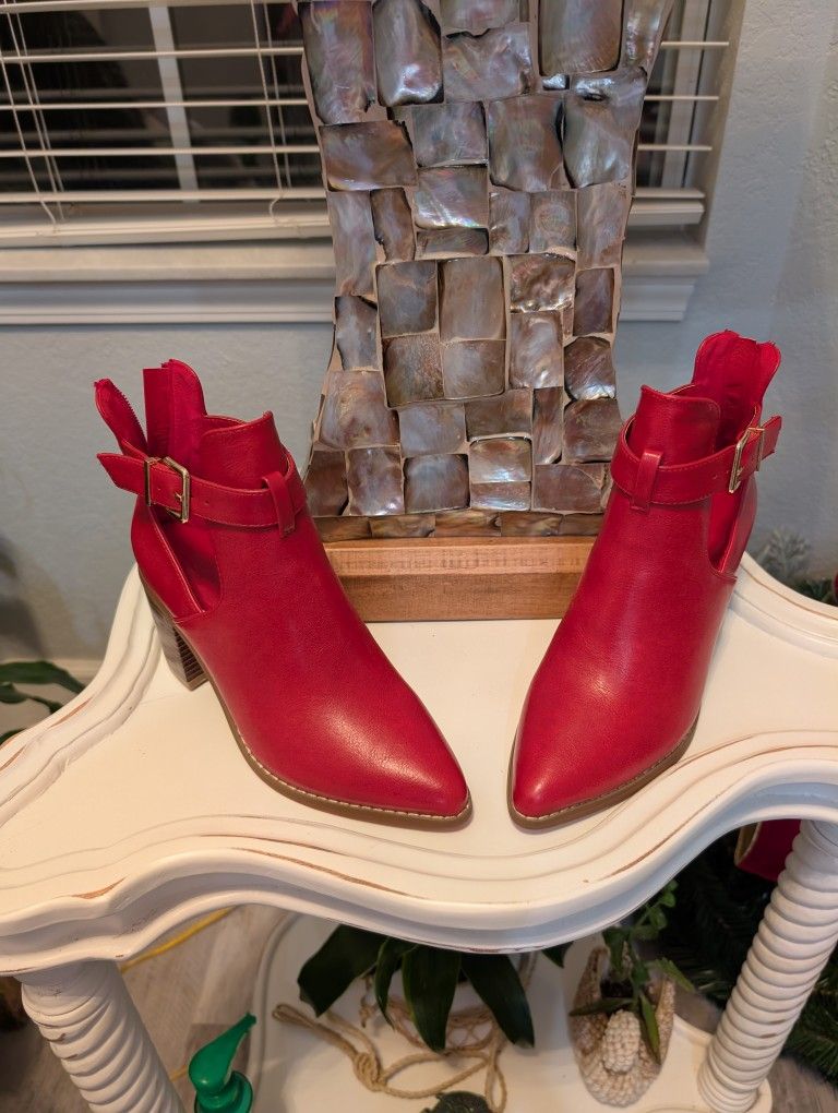 Women's Cutout Buckle Strap Red Ankle Boots Size 6