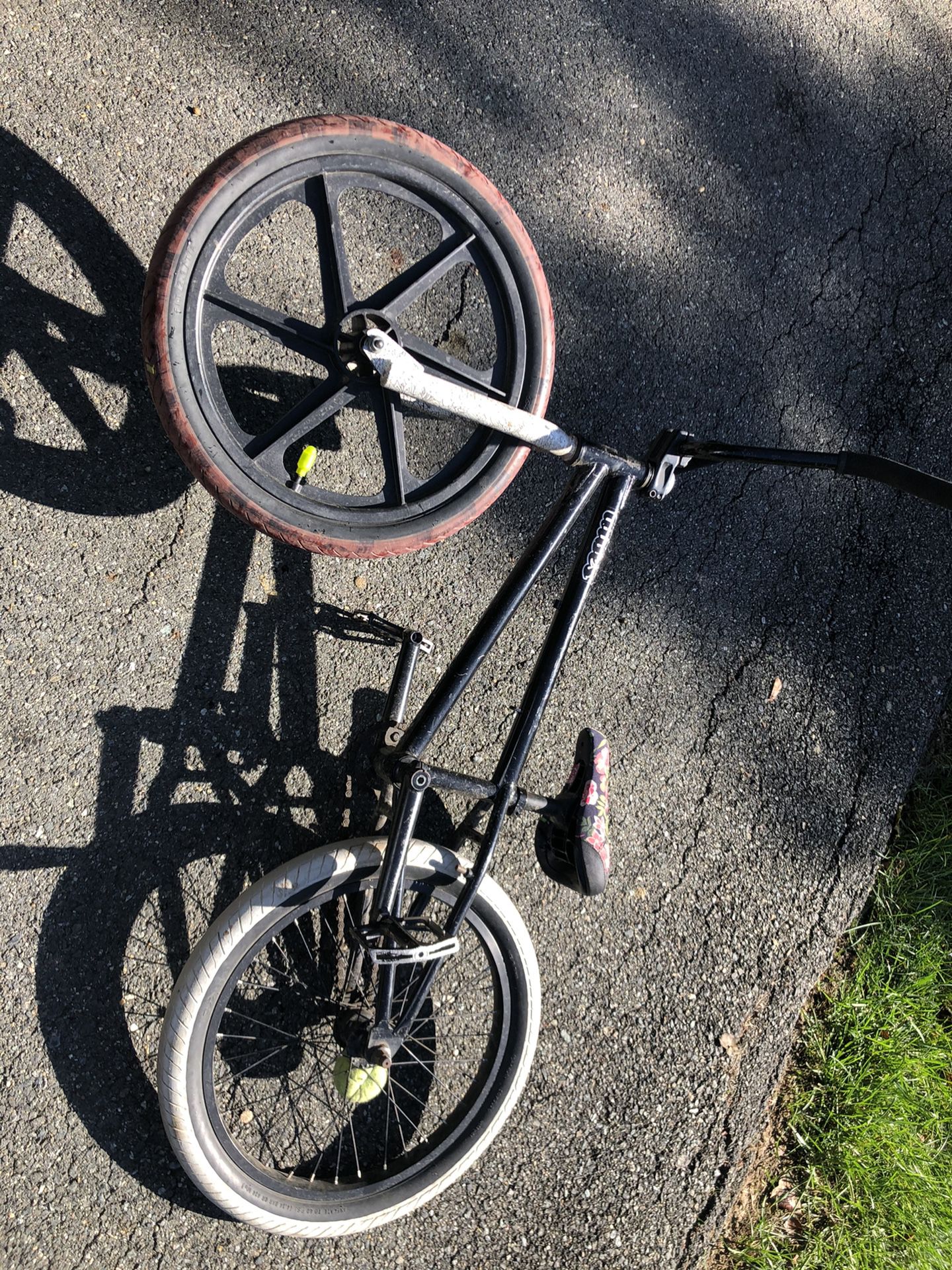 BMX FREESTYLE BIKE NO BRAKES (meant for tricks) custom built I want it out of the house no need for it anymore. Works perfectly fine just chains a li