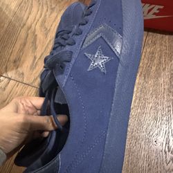 Men’s Converse Sz 10 NEW