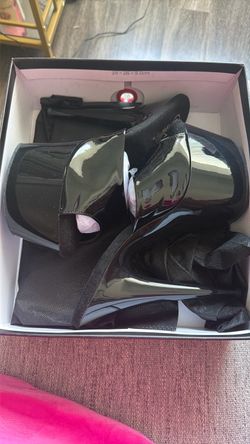 Black pleaser heels