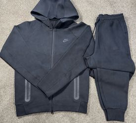 Nike Tech Set