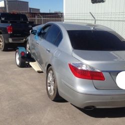 Hyundai genesis  FOR PARTS 