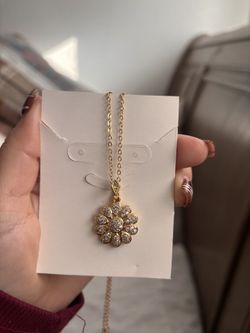 flower necklace 