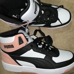 Puma Women’s Sneaker