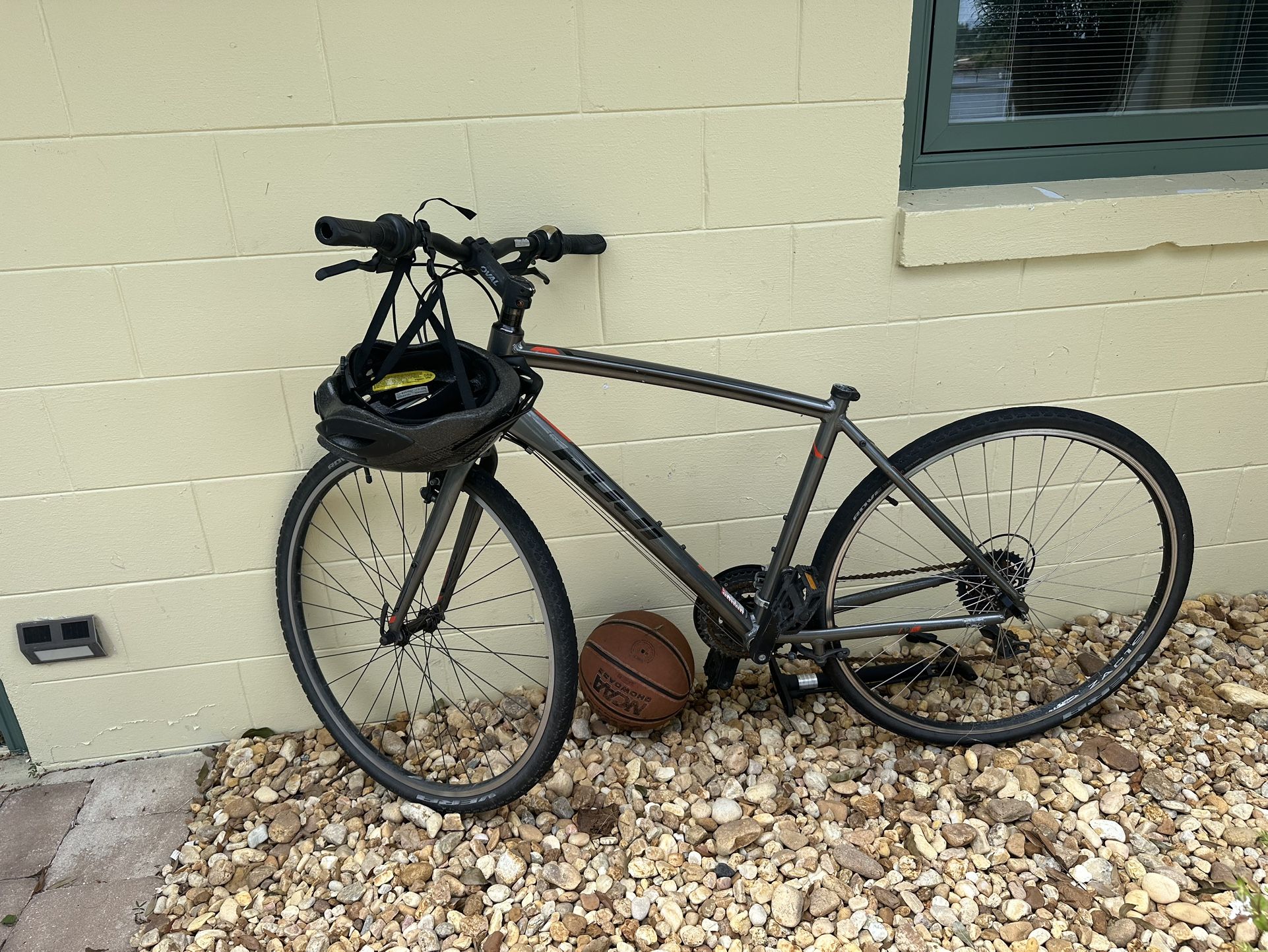 Fuji Hybrid Bike 