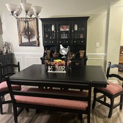 Farmhouse Dining Table With Hutch 