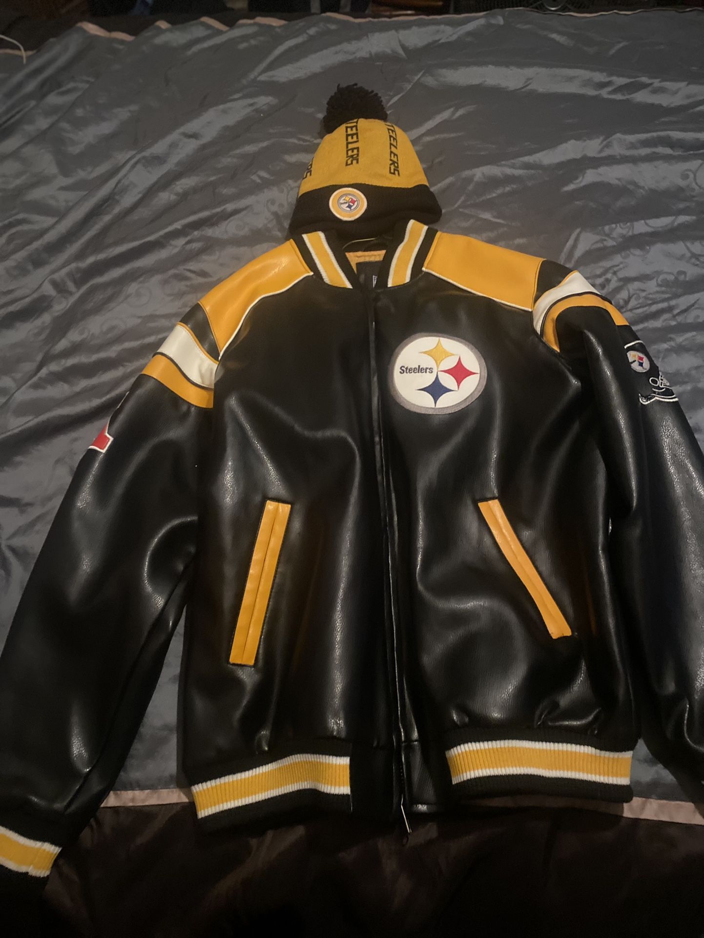 Large Pittsburgh Steelers Leather Jacket w/ Toboggan for Sale in Pembroke,  NC - OfferUp