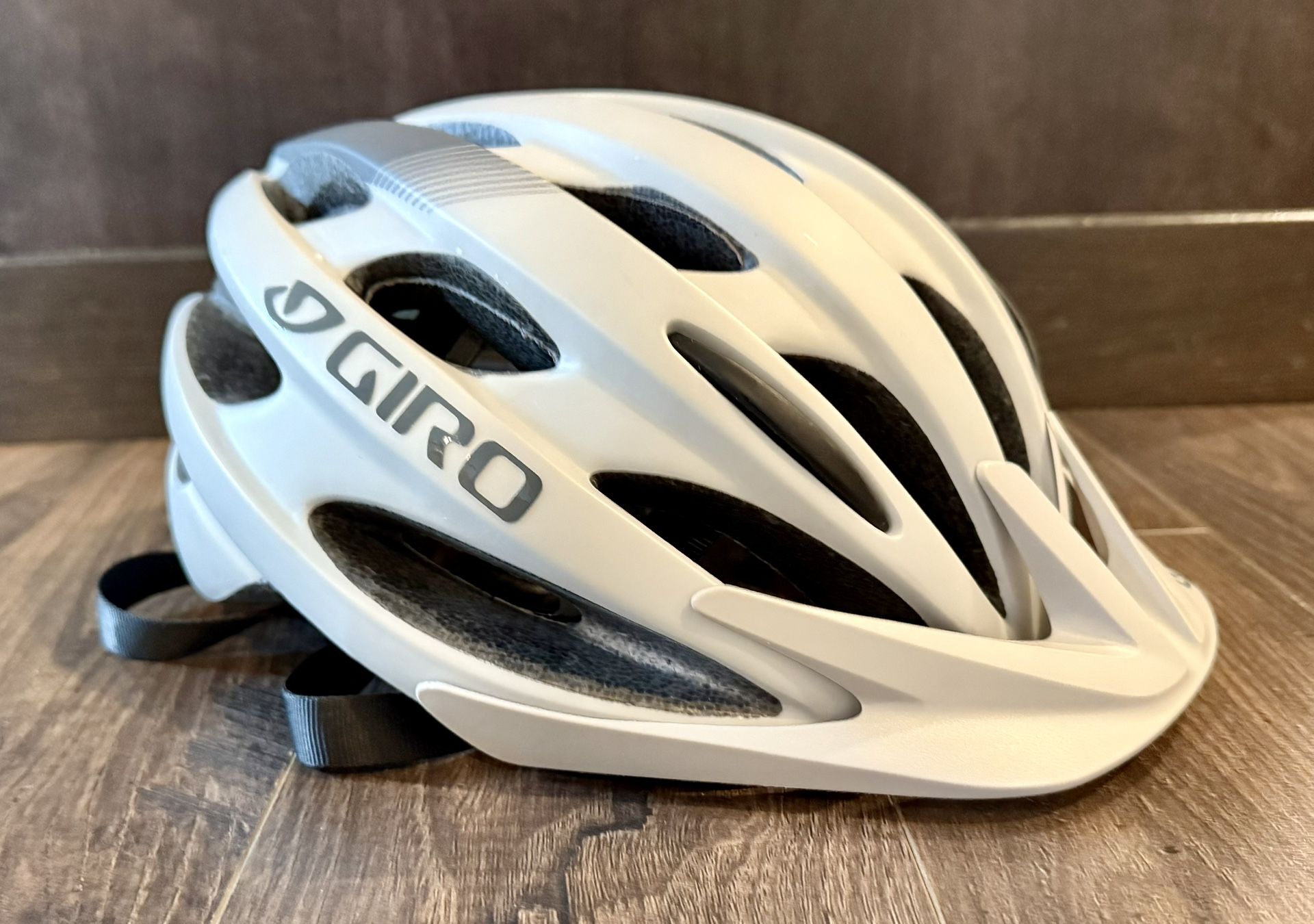 Giro lever MIPS bike helmet size 54-61cm (M to L)