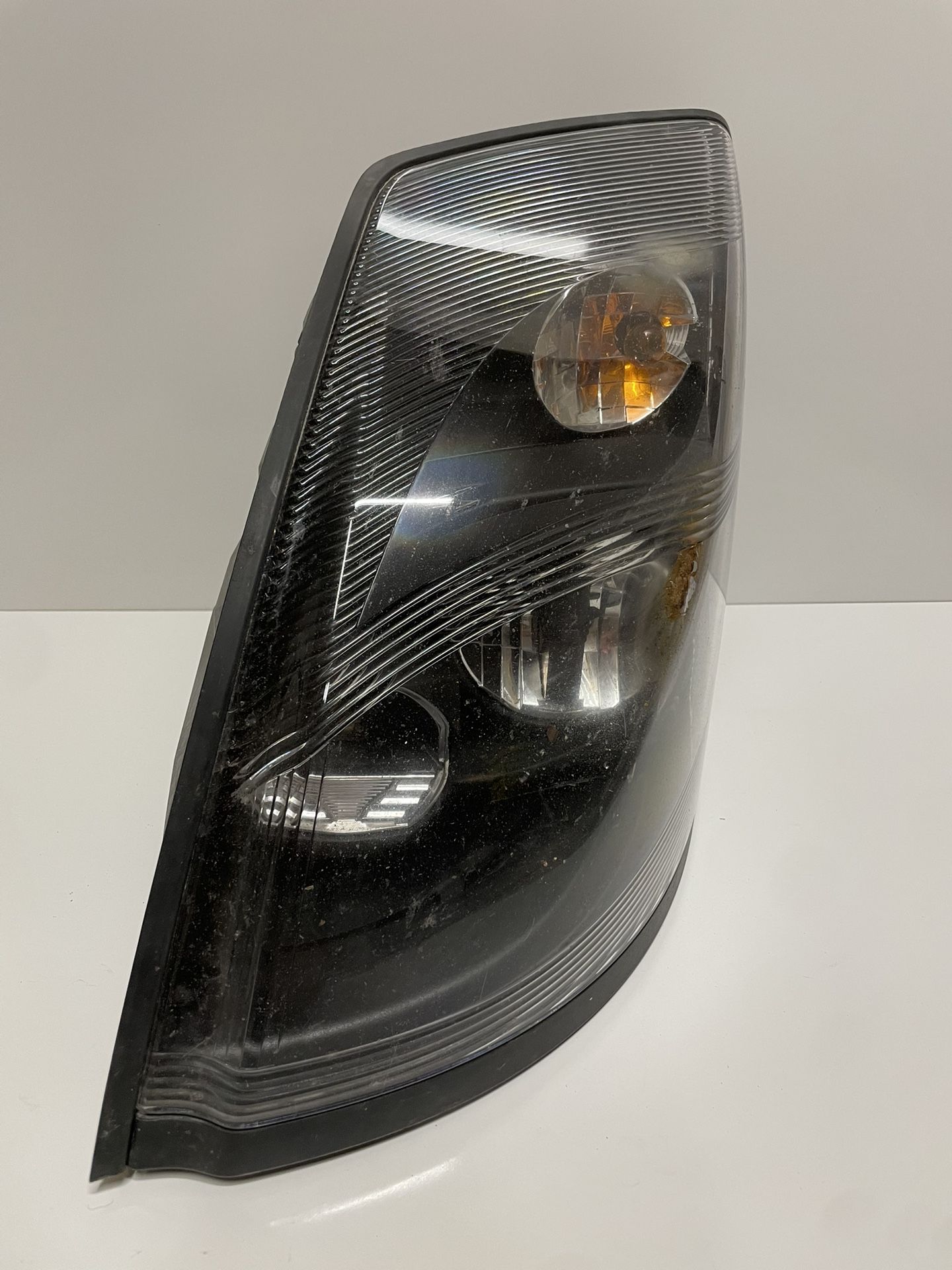 2017-2019 Volvo VNL VNX OEM LED Headlight Assembly LF Driver Side