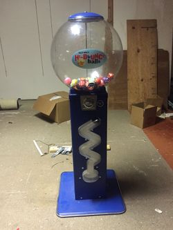 5’ gum ball/ bouncy ball machine