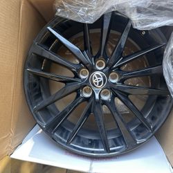 2022 Camry XSE Wheels