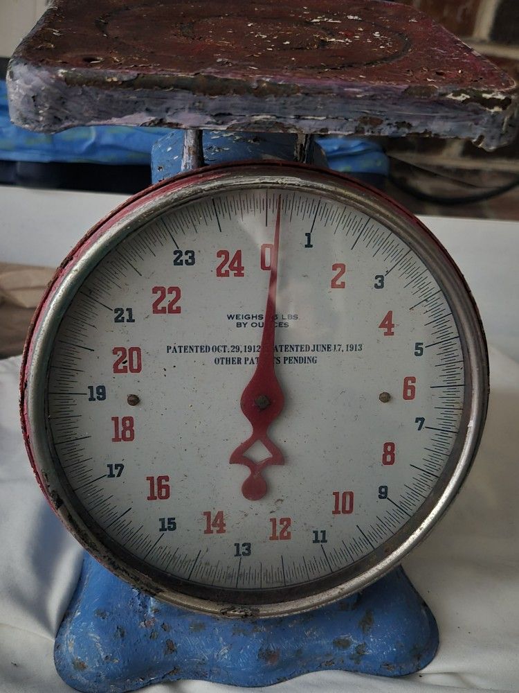 Antique Scale (Bascula Antigua)