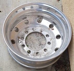 Accuride Motorhome Wheel 22.5 x 7.50 Tubeless Aluminum