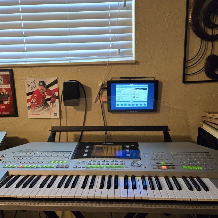 Yamaha Tyros 2 Keyboard