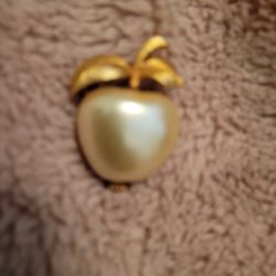 Vintage beautiful BROACH