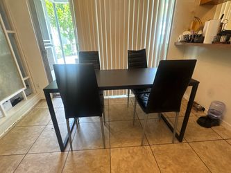 Apartment moving sale