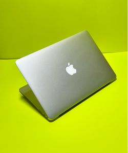 Apple MacBook Air 13” i5/8GB/256GB SSD $180