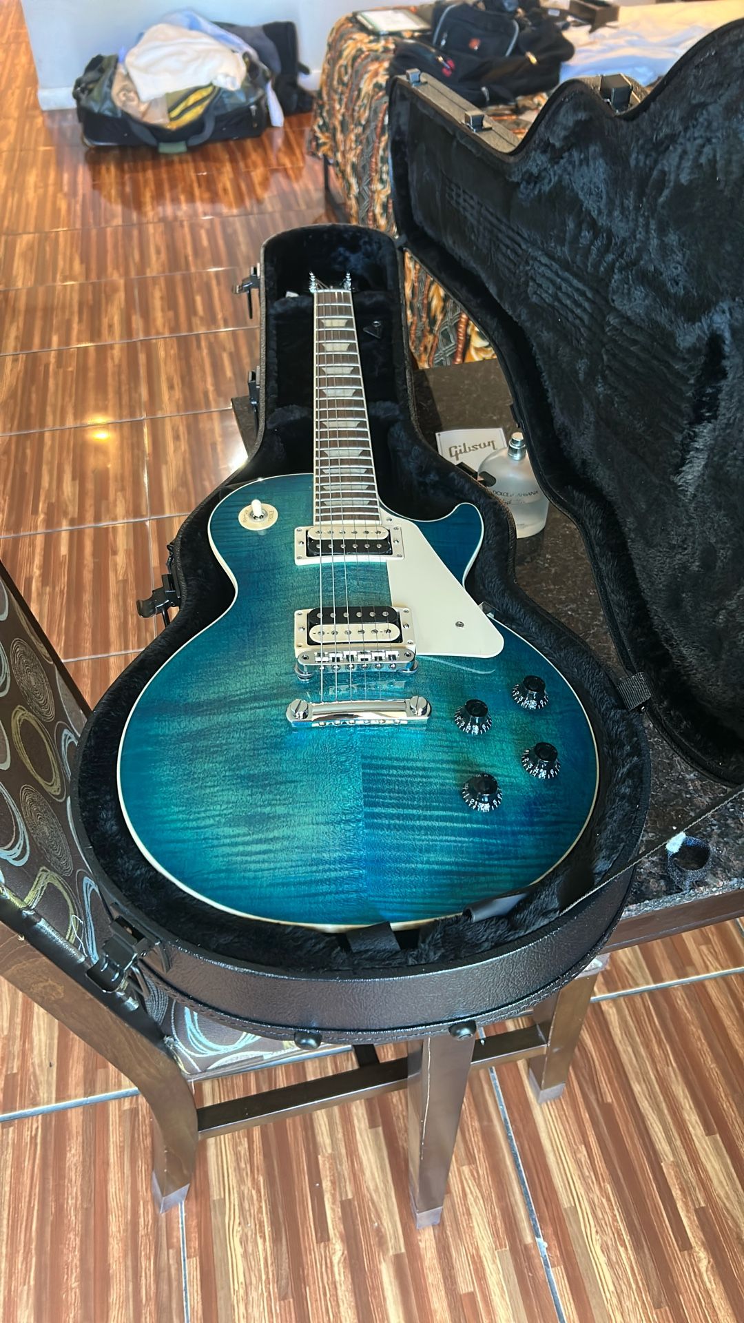 Gibson Les Paul ( Trad Pro V )
