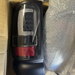 Set Of 2 Dodge Ram 1500 Tail Lights