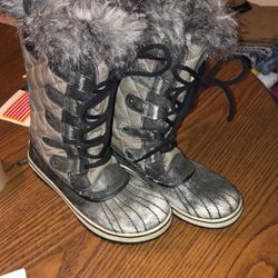 Sorel Women’s Size Seven Tofino Grey Lace Up Boot